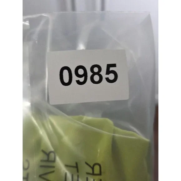 NWT Women’s Mono B Yoga Athletic Top. Size Small Cinch Sides Lime - Picture 3 of 3